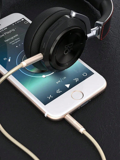 D8 1M Auxiliary Cable – Male to Male 3.5mm Audio Cable for Car, Headphones, Speakers